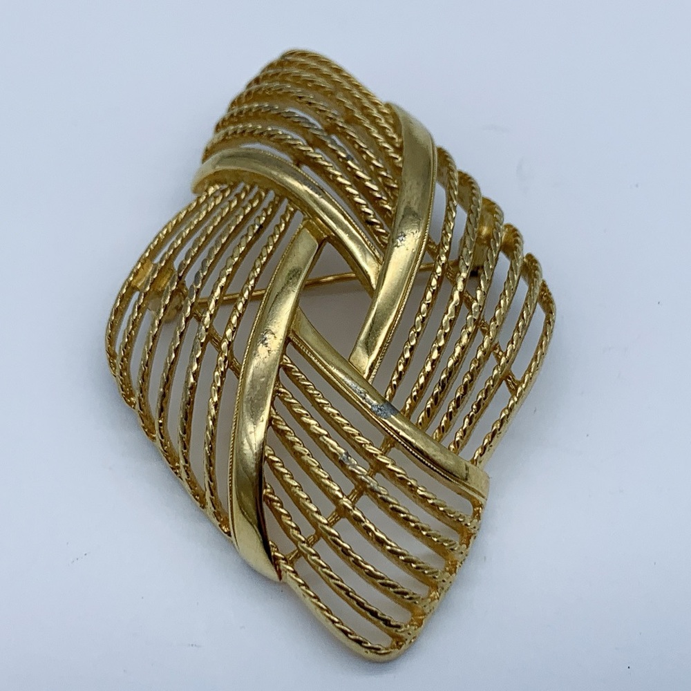 Elegant Gold-Tone Brooch